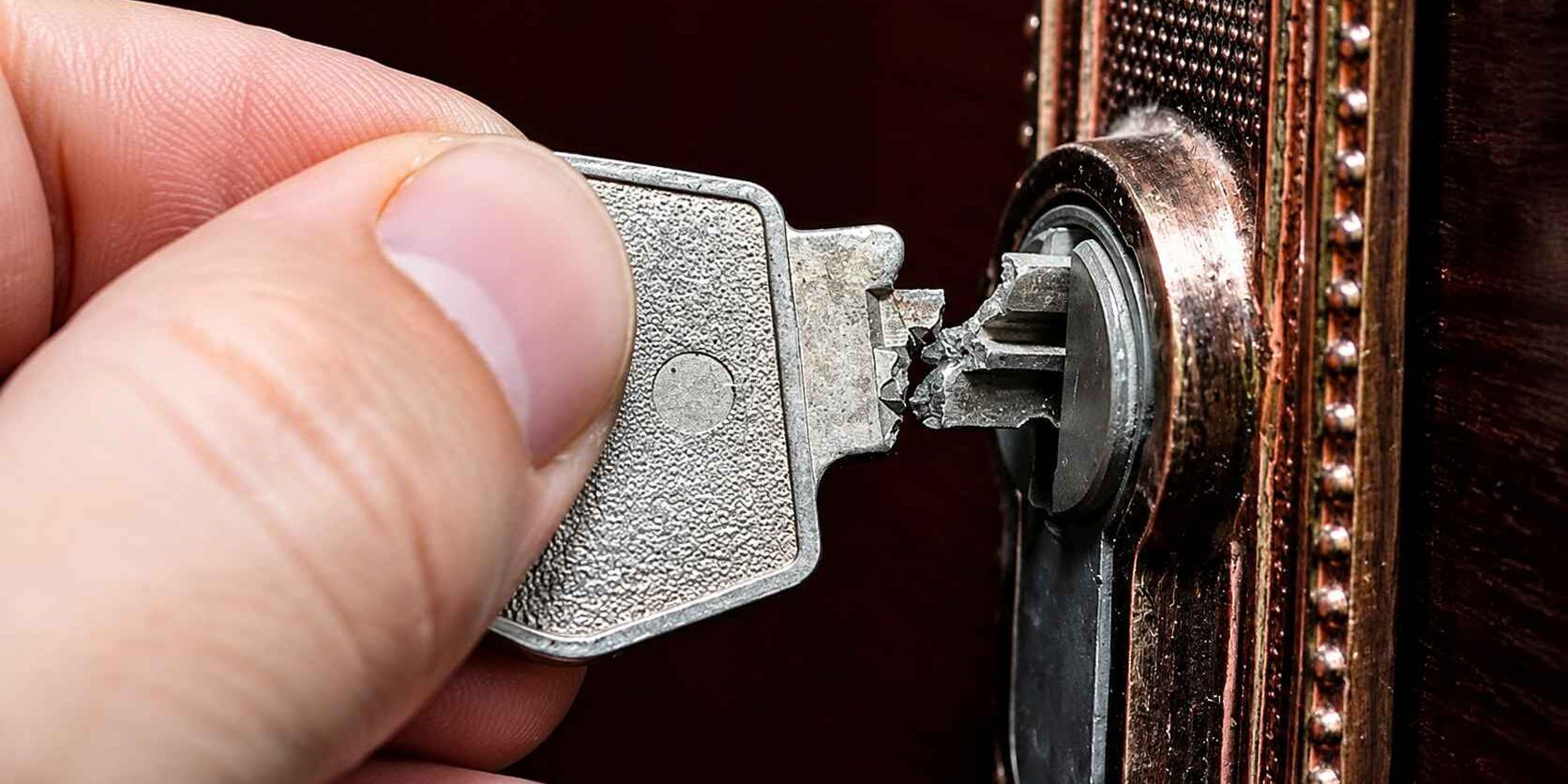 Broken Key Extraction Service | Broken Key Removal Near Me Broken Key Extraction Service