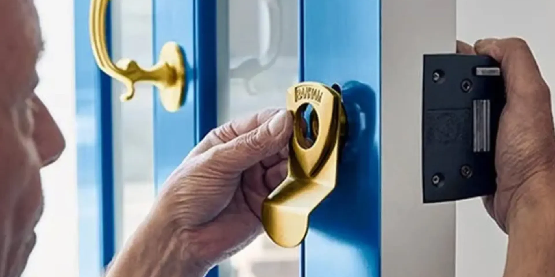 Commercial Wildwood Locksmith Services for Businesses Learn how commercial Wildwood locksmith services improve business security with advanced locks, rekeying & daily operations.