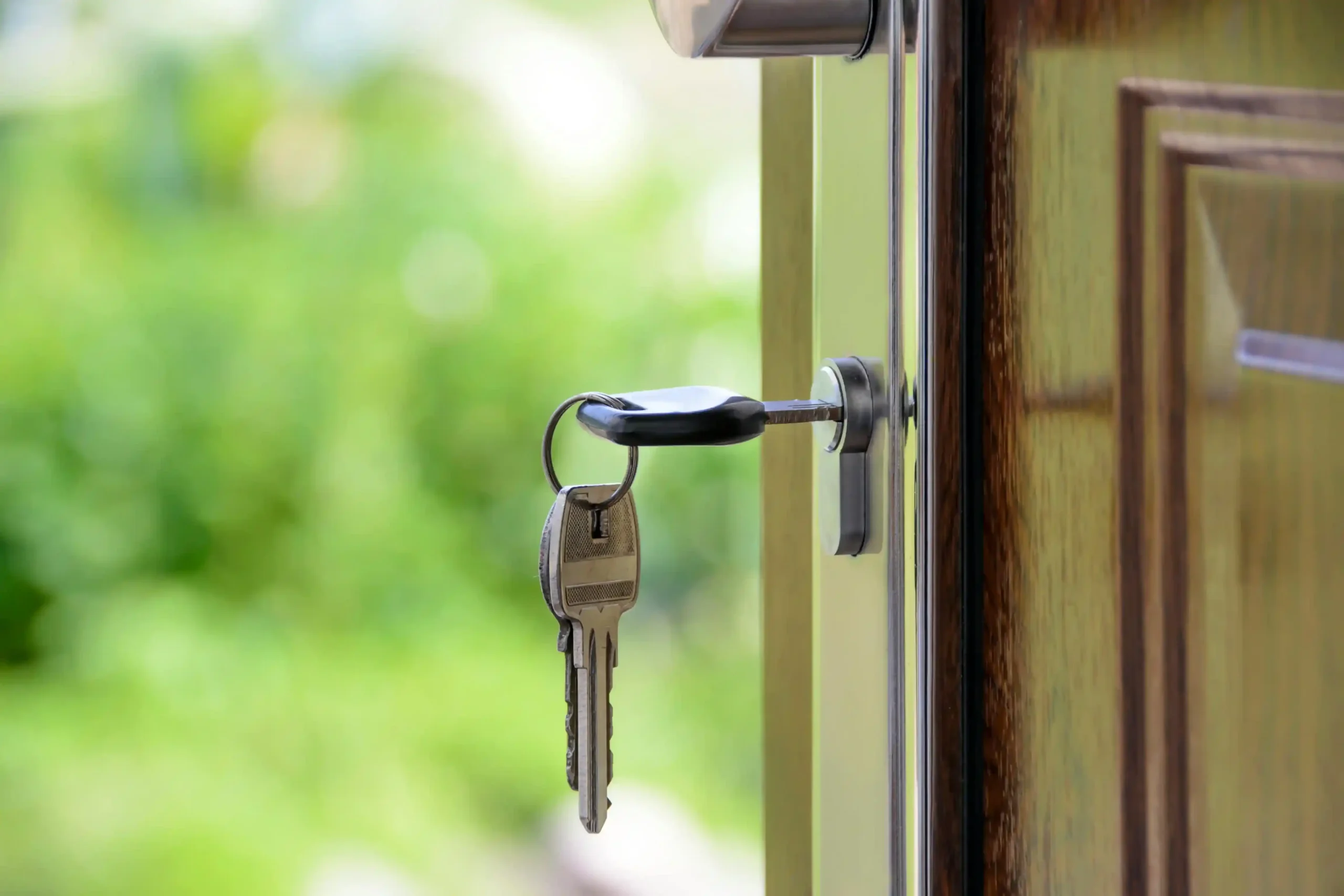 Learn how residential and commercial locksmith solutions in Ladue help property owners to secure homes & commercial properties.