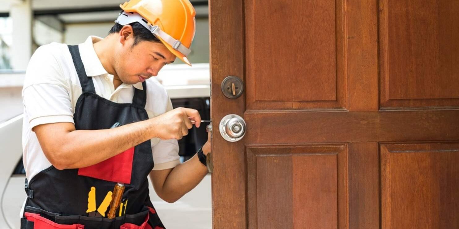 Business Locksmith Services Learn what to consider before hiring Business Locksmith Services in Creve Coeur MO, with security tips & emergency support.