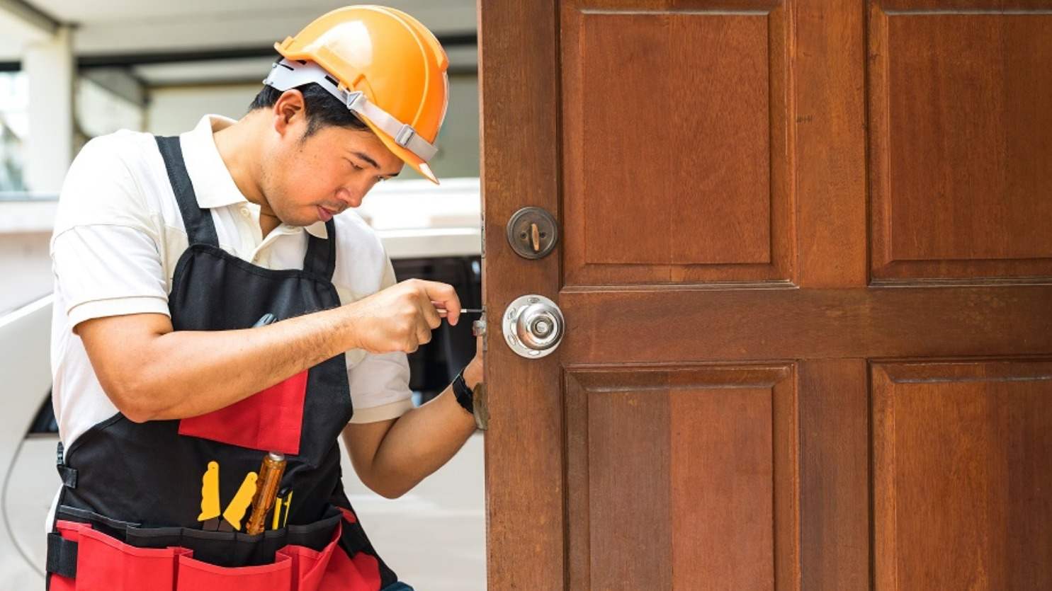 Learn what to consider before hiring Business Locksmith Services in Creve Coeur MO, with security tips & emergency support.