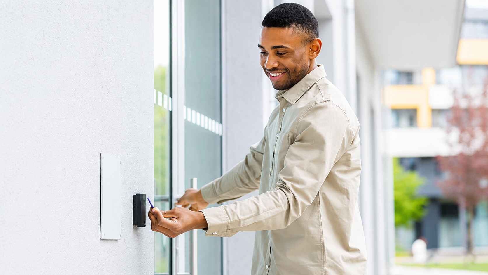 Office Security Mistakes in Ballwin can put your workplace at risk. Discover how better locks & experts improve business security.